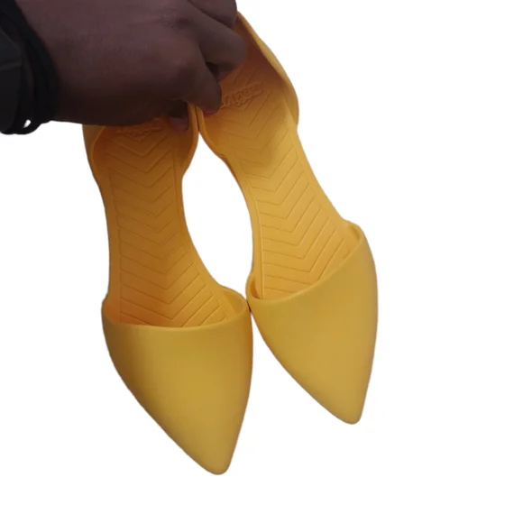 Native Audrey Groovy Yellow Flat - Picture 3 of 9